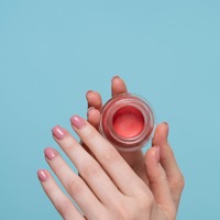 【そのお疲れ顔、チークが取れているせい?】マスクでも取れない血色チーク5選