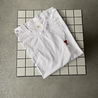 大ヒット!AMI PARIS(アミ パリス)のTシャツのサイズ感・透け感・口コミを徹底解説!