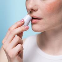 唇が日焼けすると乾燥が酷くなる!?おすすめ「UVリップバーム」5選