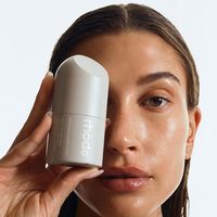 ヘイリー・ビーバーのスキンケアブランド「rhode」登場!気になる日本購入先は?口コミは?