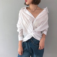 定番アイテムを着こなしてこそおしゃれ♡イケてる大人の白シャツコーデ