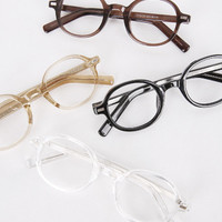 そのメガネはダサいかも? プライベートに使いたいおしゃれな大人メガネの選び方