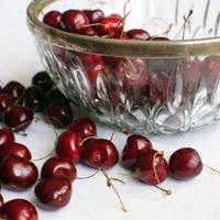 うっとりした気分に浸りたい晩夏の夜に。「ブラックチェリー」が香る甘酸っぱいフレグランス 3選