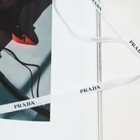 「PRADA(プラダ)」から、“型にはまらない自分らしさ”を讃える新作フレグランスがお目見え!