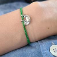 肌身離さず着けていたい「お守りコードブレスレット」