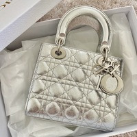 やっぱり使える!相棒バッグはハイブランドの「ミニトート」♡