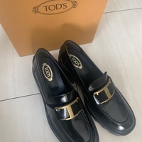 TOD'S(トッズ)ローファーの二大人気モデル♡歩きやすいのにスタイルアップが叶うシューズ総まとめ!