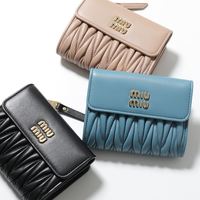 【2023年秋冬新作も!】MiuMiu(ミュウミュウ)のお財布で大人ガーリーに♡