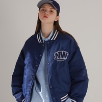 女子アウターにも“スタジャン”ブーム到来!おすすめアイテムや着こなし方とは?【2022年秋冬トレンド速報】