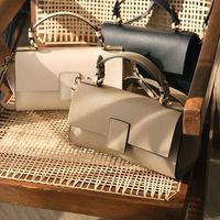 【予算3万円】それどこの?って聞かれたい!大人のためのお洒落な ネームレスバッグ10選