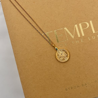 ドラマ着用で話題沸騰‼「TEMPLE OF THE SUN(テンプル オブ ザ サン)」の【ゴールドコインネックレス】はラグジュアリーな輝き♪