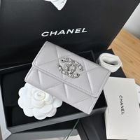 【2022年秋冬新作】深みのあるマットなカラー財布「CHANEL(シャネル)」お財布・ミニ財布図鑑♡