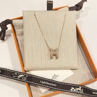 「グレージュアクセサリー」で作る大人美人計画!どんな肌色にも馴染むネックレス、ピアス、ブレスレット総まとめ!