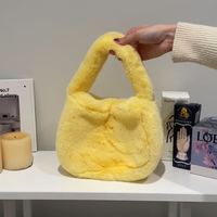 ふわもこ好き全員集合!MOLLIOLLI(モリオリ)のアウターやがバッグが悶絶級かわいさ♡