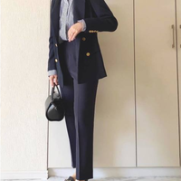 【卒園式・卒業式】おしゃれなママのワンピースやパンツスーツの着こなしマナー!-20代・30代・40代別コーデや髪型のお手本など紹介