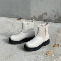 【2023年最新】白ブーツおすすめ7選。人気ブランドや着こなしコーデを網羅