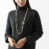 これぞ垢ぬける! セーターを素敵に見せるアクセサリー術5選