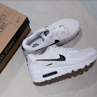 不朽の名作「Nike・エアマックス90」を徹底解説-モデルごとの違いやサイズ感、お洒落なスニーカーコーデ(男女別)まで!