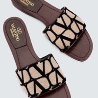 ヴァレンティノの新作「イコノグラフ」シリーズが可愛い♡お財布やバッグなど新作まとめ