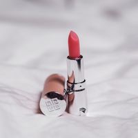 GIVENCHY(ジバンシィ)の名品「女優口紅」とは?人気色から新色までリサーチ