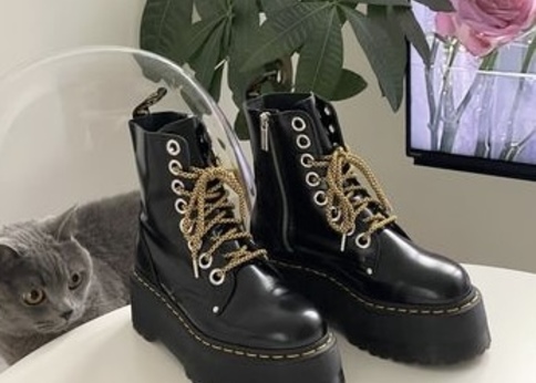 美品／希少モデルDr.Martens ドクターマーチン　ヒールブーツ　サンダル ドクターマーチンの新作シューズ - チャンキーヒールのブーツ