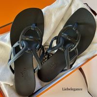 抜け感は最強♡オシャレな足元に仕上がる【ぺたんこサンダル】