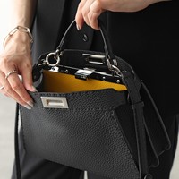 傷が目立ちにくい・気兼ねなく持てる「シボ革・固め素材」のハイブランドバッグ!