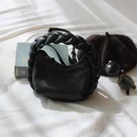 【エディター自腹買いレビュー】HEREU(ヘリュー)のミニバッグ | 実際の使い心地は?