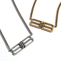 今「BALENCIAGA(バレンシアガ)」のアクセがアツい! 人気シリーズBB ICONやSKATEをレコメンド!