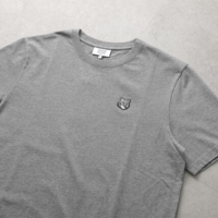 【サイズ感付き‼】男女ウケ抜群!メゾンキツネの「Tシャツ」なぜ人気?-サイズの選び方や透け感、魅力を深堀調査!