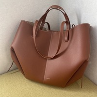 「職場で褒められた」「A4も入る」と高レビュー♡POLENE(ポレーヌ) の海外おしゃれさんがリアルに持ってる3WAYバッグ