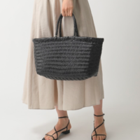 ピクニックにビーチに!子連れママにもおすすめ♡汚れも気にせずガシガシ使える大容量バッグ