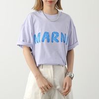 《2023年最新》オトナ女子にも楽しめる【ロゴTシャツ】の着こなしベスト8!
