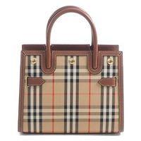 【永遠の定番】Burberry(バーバリー)のクラシカルなチェック柄アイテムを一気見