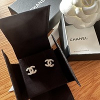 【10万円前後の一生モノ】ハイブランドのピアス&イヤリング図鑑