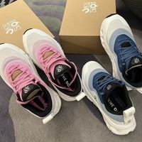「LOEWE(ロエベ)」×スイスブランド「On(オン)」のコラボスニーカーが人気すぎて完売続出?!