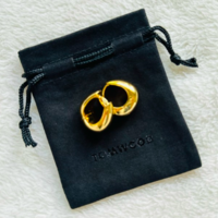 男女ヒット!「Tom Wood(トムウッド)」のピアスが週7で使えてミニマル派におすすめ!