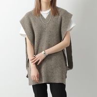 季節の変わり目に重宝!「ニットベスト」の着こなし術