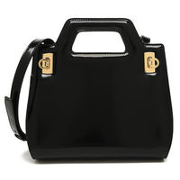 話題沸騰中。FERRAGAMO(フェラガモ)の2023新作バッグがオシャレ過ぎるって知ってた?