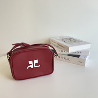 2023年秋冬のトレンドカラーは?-衣替えの前に流行色をチェックしよう!