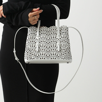 大人可愛い「ALAIA(アライア)」の魅力とは?-おすすめバッグ・シューズ・ウェアなど厳選紹介