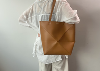 女性のパソコン入る「肩掛け&軽い」バッグ22選!-おしゃれなブランドからお手頃なものまで厳選!