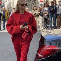 【パリからお届け】PFWエルメス会場前で見つけた、今すぐ真似したいファッショニスタの着こなし!