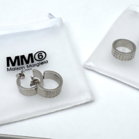 【1万円台から】で叶うMM6アクセサリー19選!-レディース人気アイテムや魅力も解説