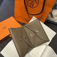 ひとつは欲しい!HERMES(エルメス)の人気色「エトゥープ」のアイテム特集