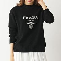 秋冬の本命トップスはPRADA(プラダ)の「ロゴニット・スウェット」に決まり♪