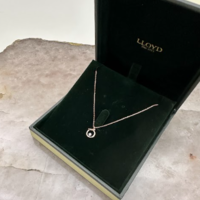 彼女が喜ぶ“センスある”「誕生日プレゼント」人気30選!-年齢・相手別におすすめギフトを厳選