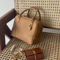 【実録】ロエベの「アマソナ19」が絶妙サイズで使いやすい!-収納力や口コミまで徹底解説