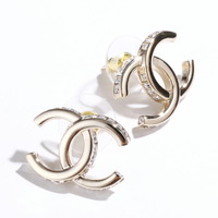 【ギフトやご褒美にぴったり!】誰がみても「かわいいピアス」人気9選!