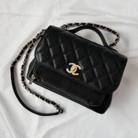 先輩お姉さんが振り返る「ハイブランドバッグ」の話。-35歳~40歳までに買っておくといいバッグとは?